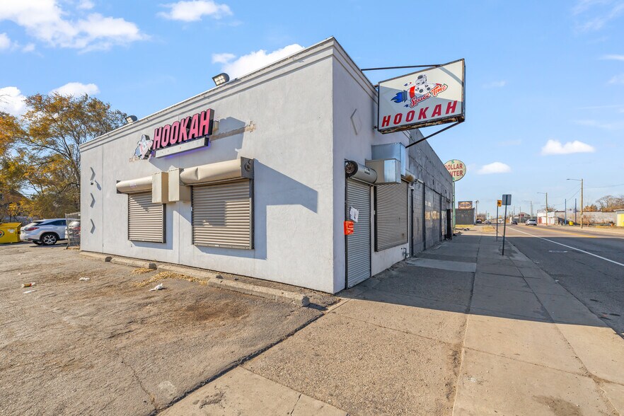 7606 E 7 Mile Rd, Detroit, MI à vendre - Photo du bâtiment - Image 1 de 20