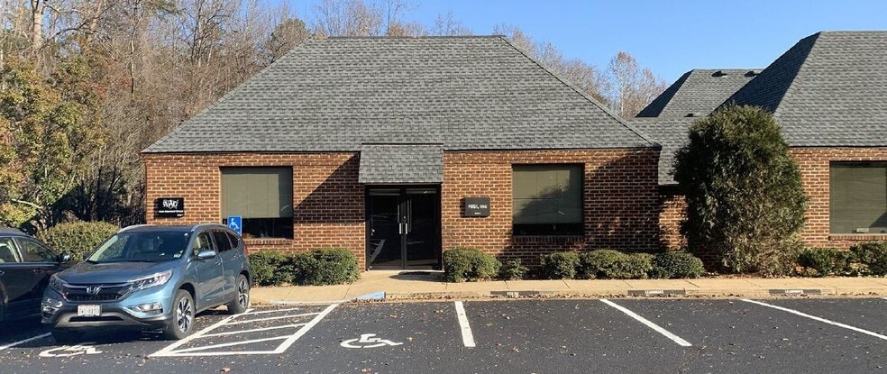 1441 Sachem Pl, Charlottesville, VA à vendre - Photo principale - Image 1 de 23