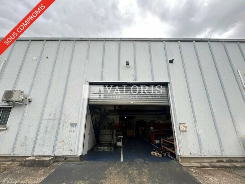 Local d'activités dans Saint-Priest à vendre - Photo du bâtiment - Image 1 de 4