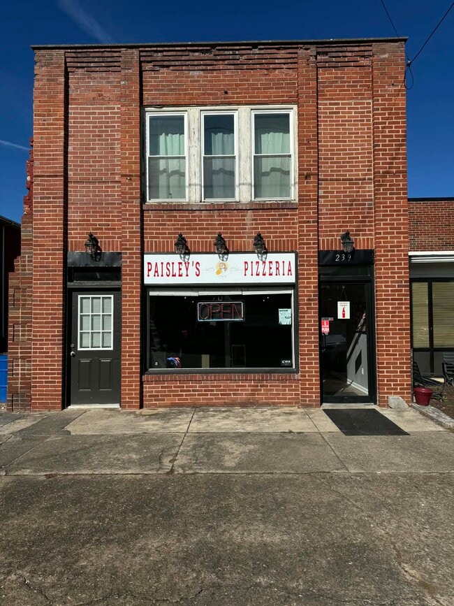 More details for 239 Main St, Bluff City, TN - Retail for Sale