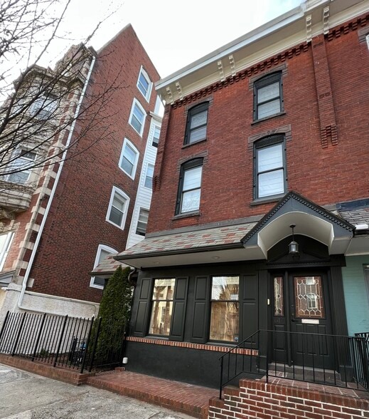 617 Swede St, Norristown, PA for sale - Primary Photo - Image 1 of 4