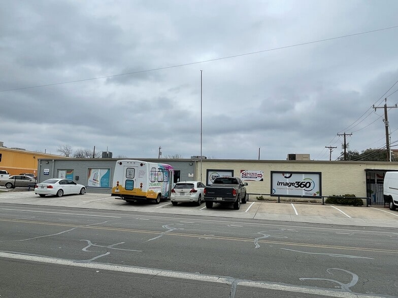1202 N Flores St, San Antonio, TX for lease - Primary Photo - Image 1 of 20