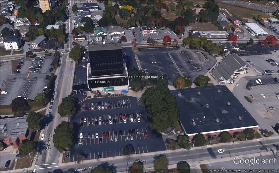 191 Social St, Woonsocket, RI à louer - Photo du bâtiment - Image 3 de 11