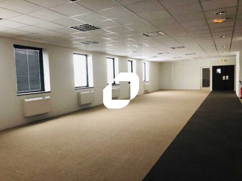 Office in SAINT-OUEN-L'AUMONE for lease - Interior Photo - Image 3 of 7