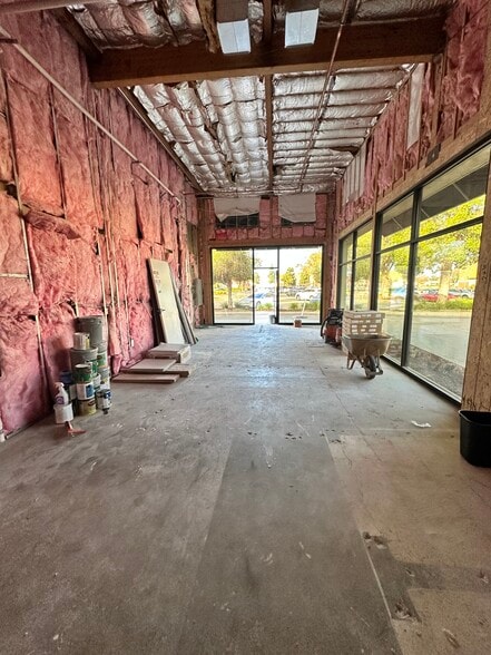 229 E Betteravia Rd, Santa Maria, CA à louer - Photo du bâtiment - Image 3 de 4