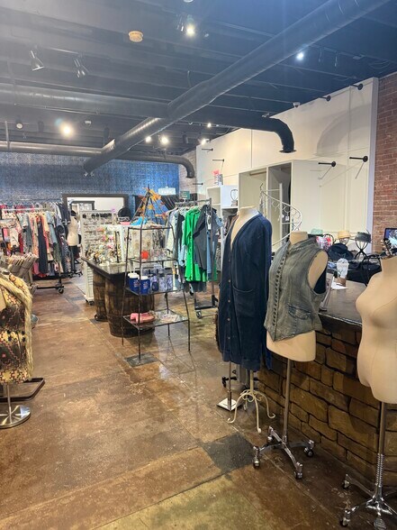 163 S Main St, Keller, TX à louer - Photo intérieure - Image 3 de 10