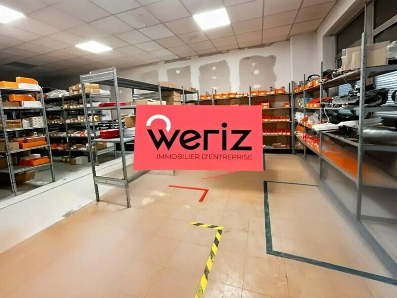 Flex in Marseille for lease - Interior Photo - Image 1 of 9