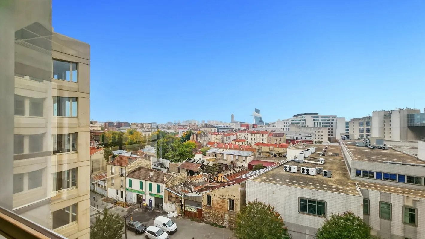 Office in Ivry-sur-Seine for lease Interior Photo- Image 1 of 2
