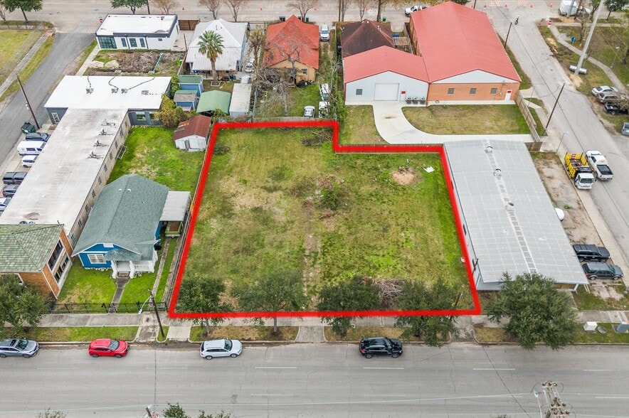 6 & 10 Sampson, Houston, TX for sale - Aerial - Image 3 of 7