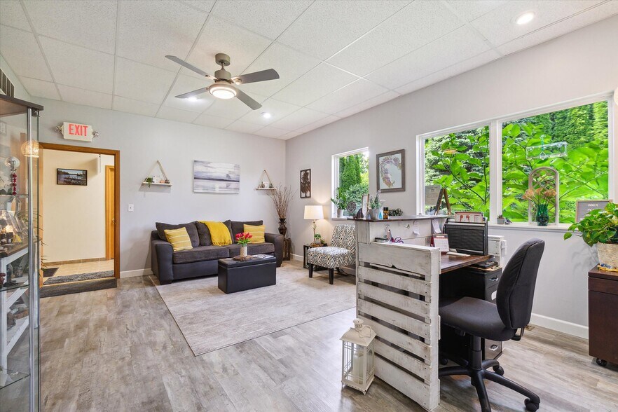 701 E State St, Saint Johns, MI à vendre - Photo intérieure - Image 2 de 18