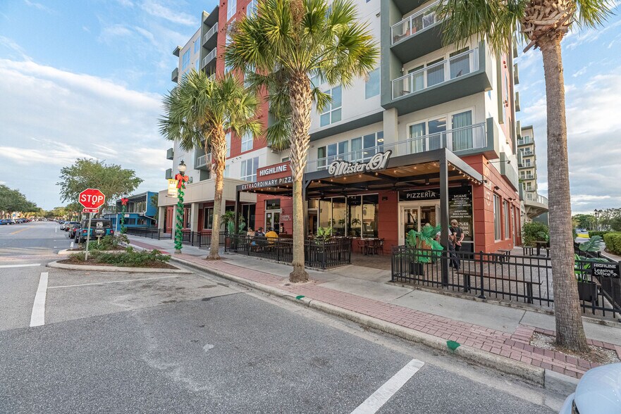 635 E New Haven Ave, Melbourne, FL à louer - Photo du bâtiment - Image 3 de 12