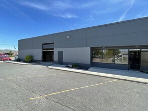 210-290 N Redwood Rd, North Salt Lake, UT for lease Building Photo- Image 2 of 6