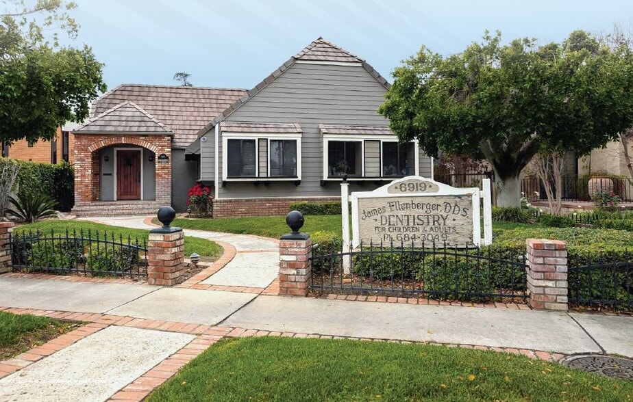6919 Magnolia Ave, Riverside, CA for sale - Primary Photo - Image 1 of 2