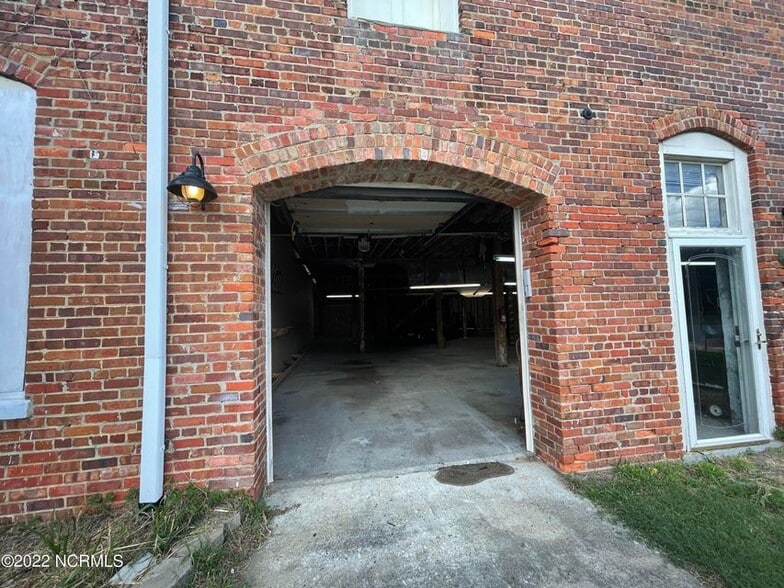 904 W 3rd St, Washington, NC for sale - Building Photo - Image 2 of 14