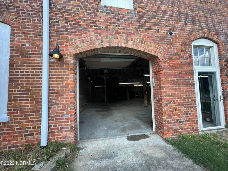 904 W 3rd St, Washington, NC à vendre - Photo du bâtiment - Image 2 de 14