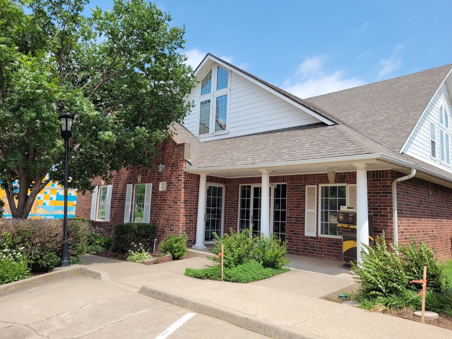 17 E Hurd St, Edmond, OK for lease Building Photo- Image 1 of 27