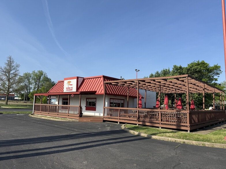 325 S Green River Rd, Evansville, IN for lease - Building Photo - Image 2 of 3