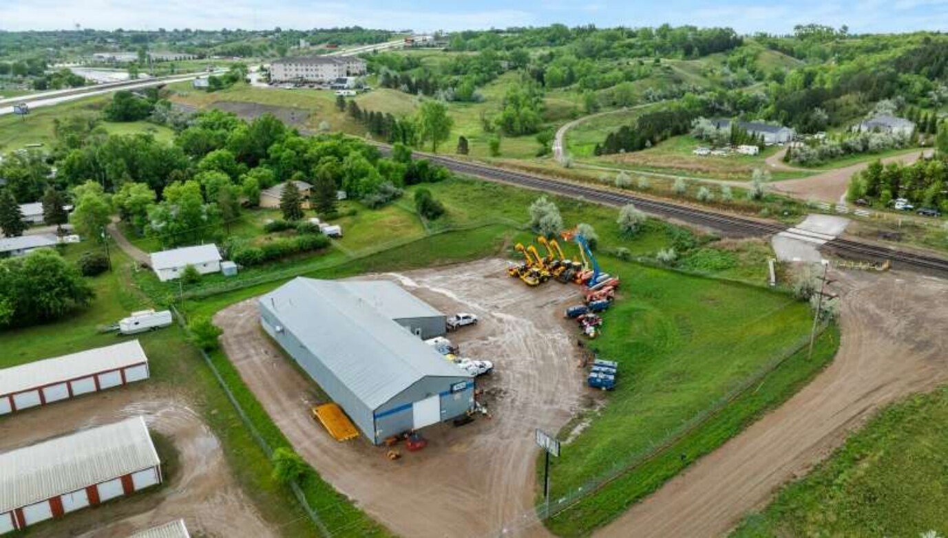 1609 SW 33rd St, Minot, ND à vendre Photo du bâtiment- Image 1 de 10