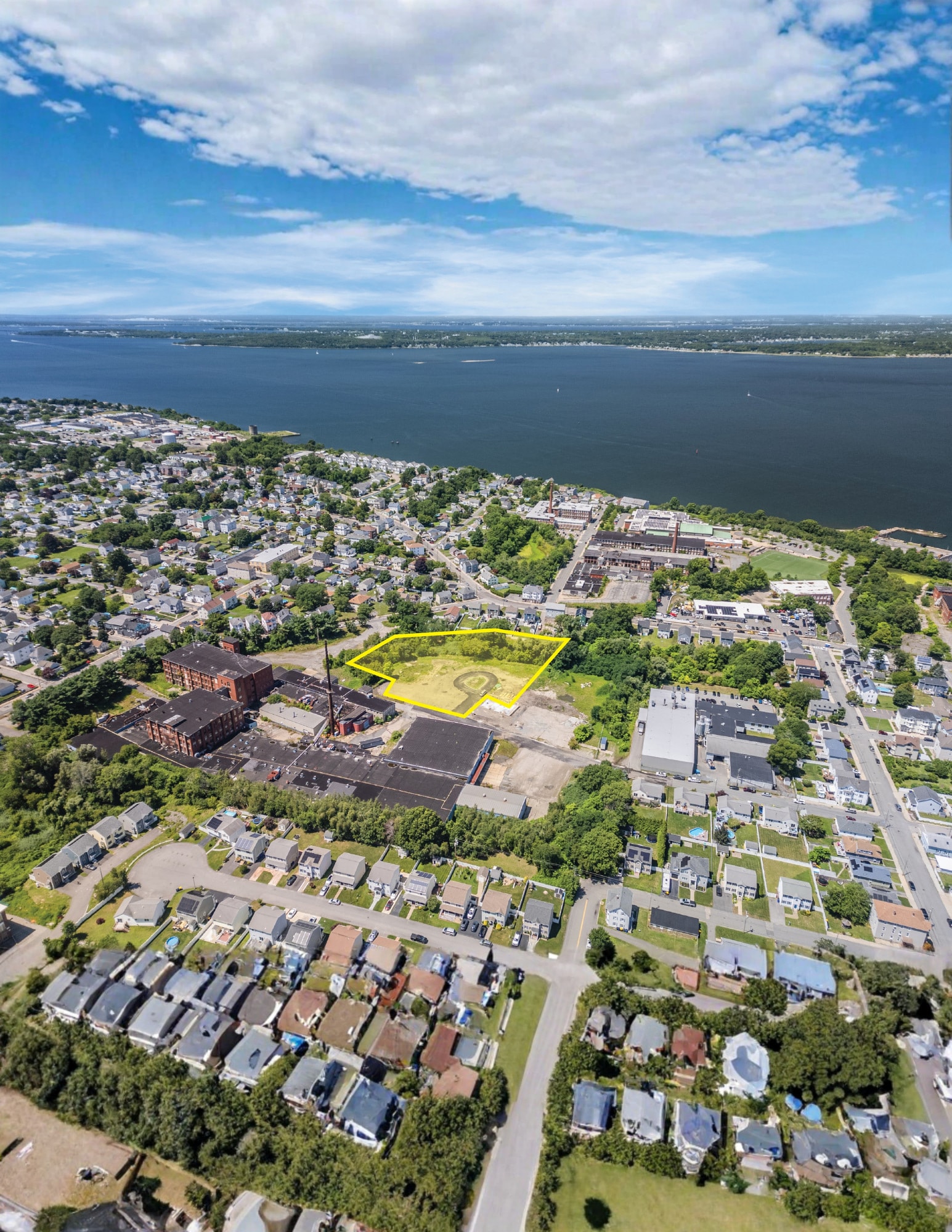 South Beacon St, Fall River, MA for sale Primary Photo- Image 1 of 7