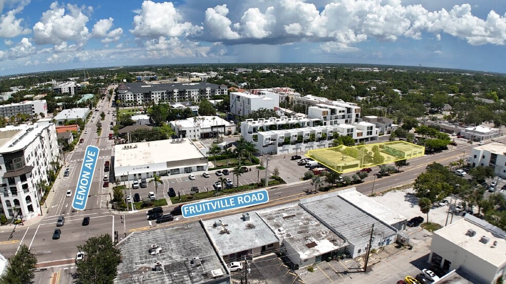 1555 Fruitville Rd, Sarasota, FL for sale - Building Photo - Image 3 of 5