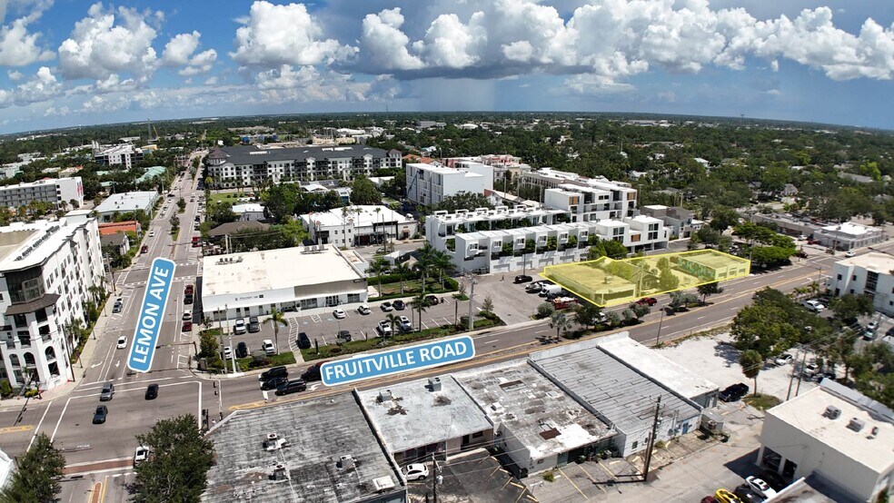 1555 Fruitville Rd, Sarasota, FL à vendre - Photo du bâtiment - Image 3 de 5