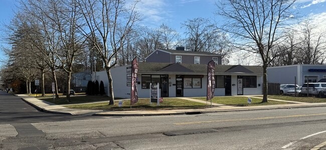 More details for 51 Carleton Ave, Islip Terrace, NY - Retail for Sale