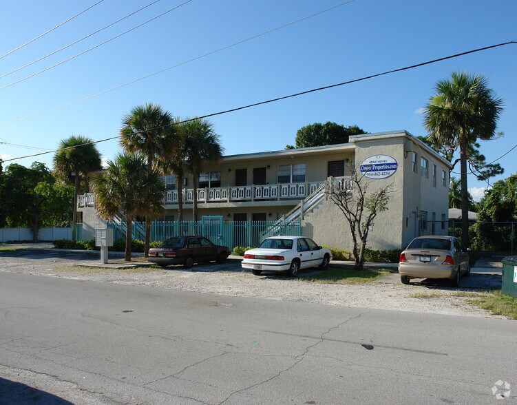 745 NE 5th Ave, Fort Lauderdale, FL for sale - Primary Photo - Image 1 of 2