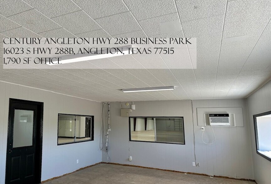 16023 South Hwy, Angleton, TX à louer - Photo intérieure - Image 2 de 8