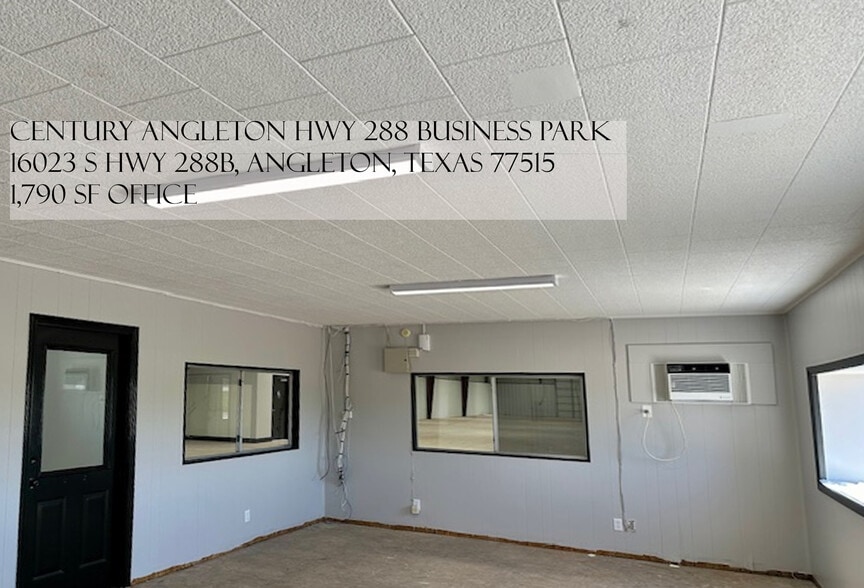 16023 South Hwy, Angleton, TX à louer - Photo intérieure - Image 2 de 9