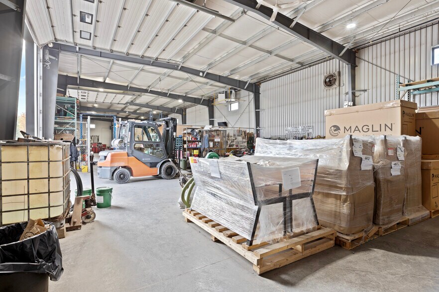 143 Walgreen Rd, Ottawa, ON à vendre - Photo du bâtiment - Image 2 de 17