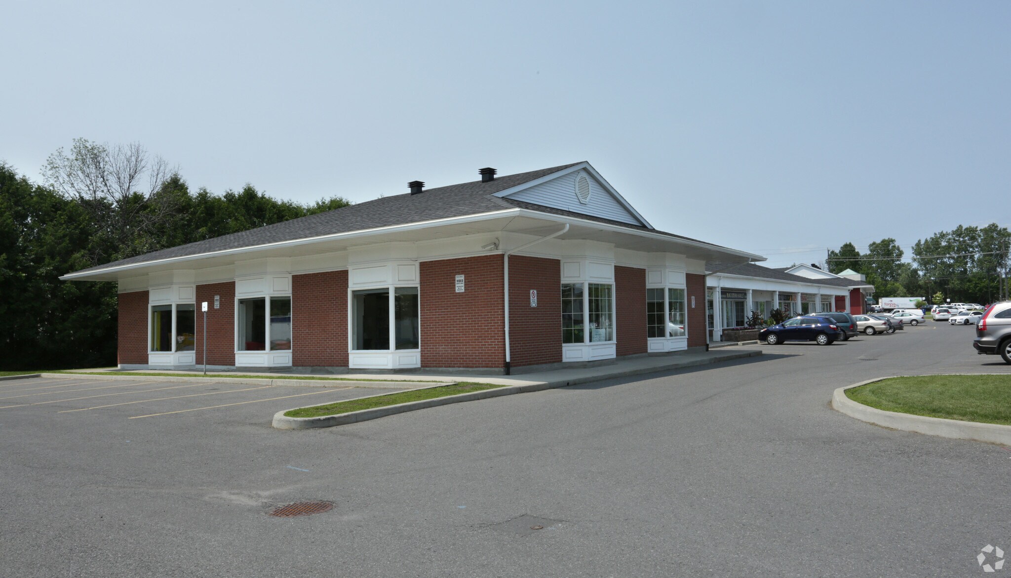 2580-2608 Innes Rd, Ottawa, ON for lease Primary Photo- Image 1 of 5