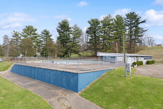 Plus de détails pour 635 State Route 50, Hillsboro, OH - Terrain à vendre