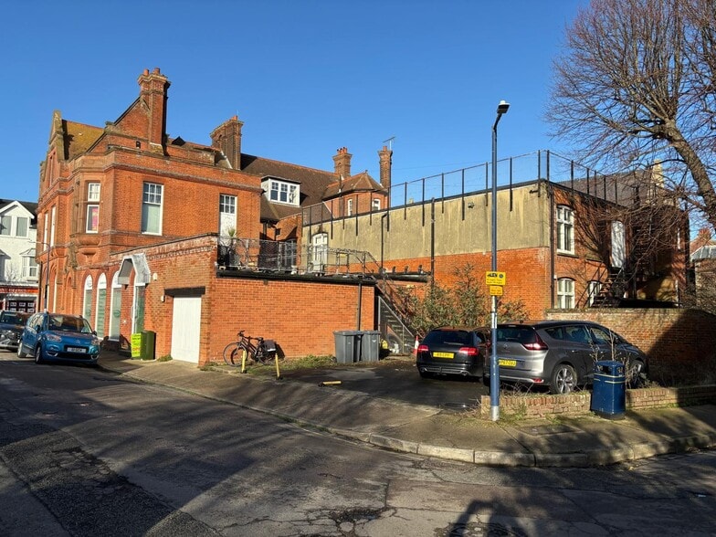 18 Hamilton Rd, Felixstowe for lease - Building Photo - Image 2 of 2