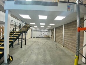 Benyon Rd, Silchester for lease Interior Photo- Image 2 of 8