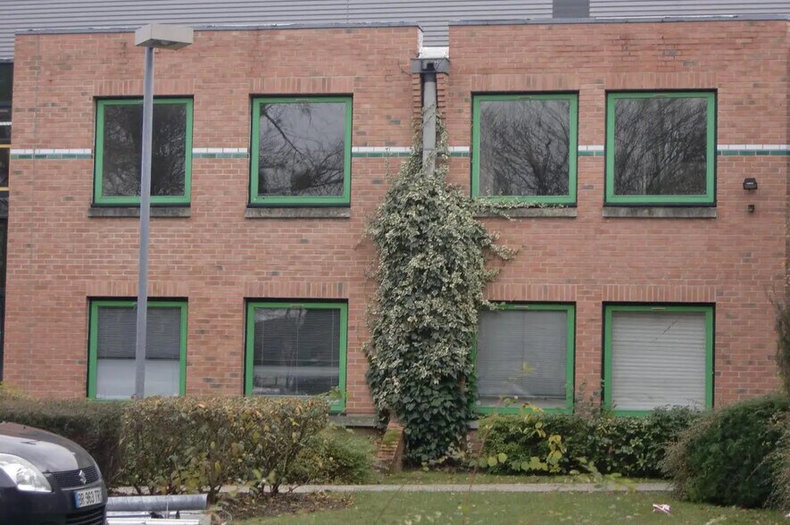 Bureau dans Lognes à louer - Photo du bâtiment - Image 1 de 7