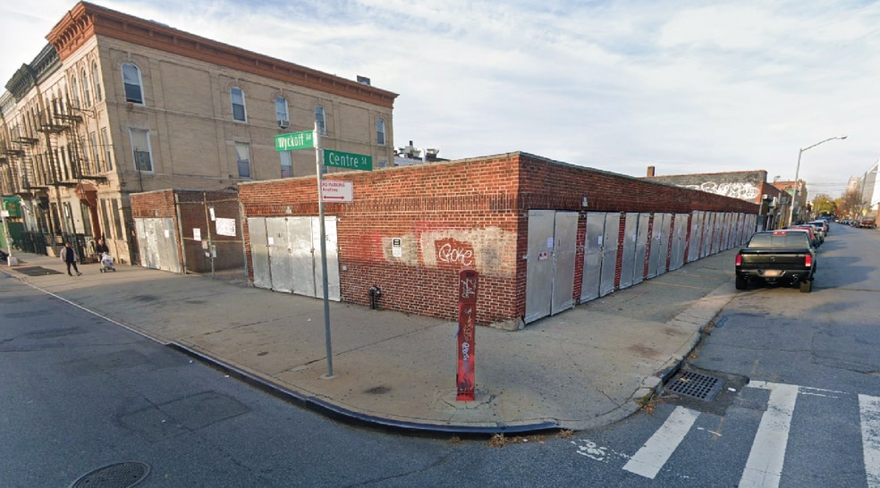 963 Wyckoff Ave, Ridgewood, NY for sale - Building Photo - Image 2 of 3