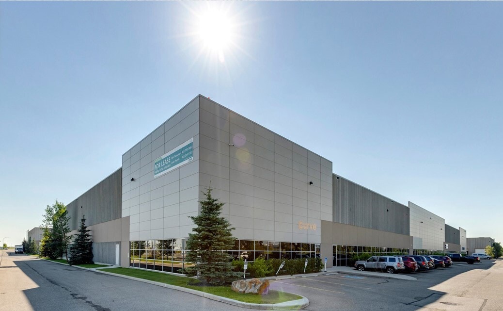 10725 25th St NE, Calgary, AB à louer Photo du bâtiment- Image 1 de 2