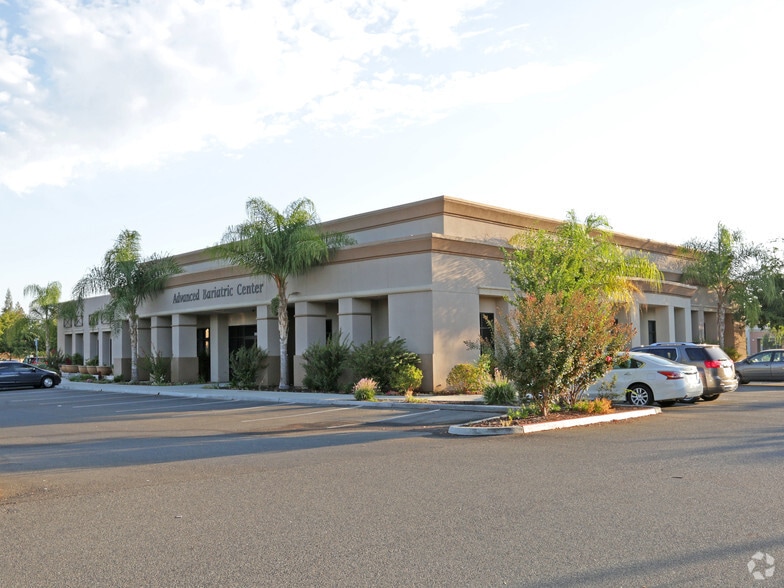 7060 N Recreation Ave, Fresno, CA for lease - Building Photo - Image 2 of 4