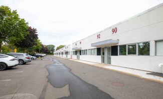 Plus de détails pour 90 Cain Dr, Brentwood, NY - Industriel à louer