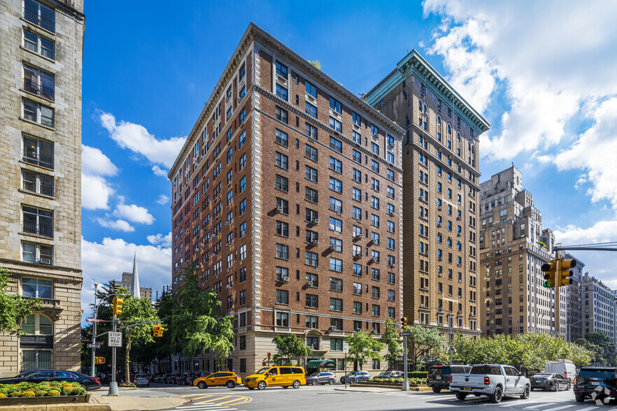 911 Park Ave, New York, NY for sale - Building Photo - Image 1 of 1