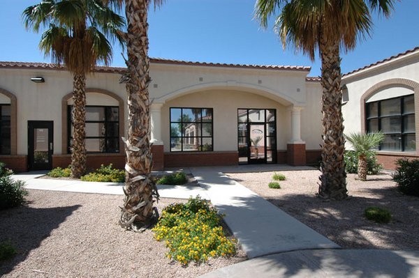 428 S Gilbert Rd, Gilbert, AZ à louer - Photo du bâtiment - Image 2 de 21