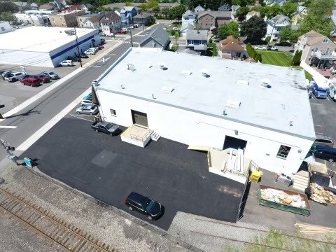 27 Utter Ave, Hawthorne, NJ à louer - Photo du bâtiment - Image 2 de 11