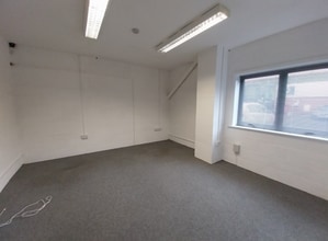 Wavell Dr, Lincoln for lease Interior Photo- Image 2 of 2