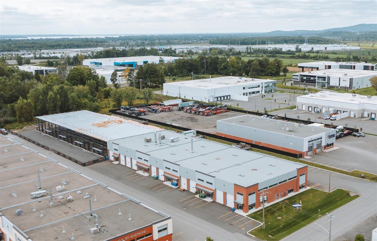 222 Rue Poirier, Saint-eustache, QC à vendre Photo principale- Image 1 de 1