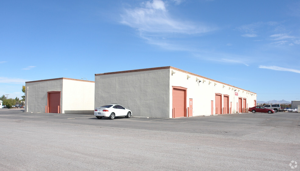 1595 W Amador Ave, Las Cruces, NM à louer - Photo du bâtiment - Image 2 de 4