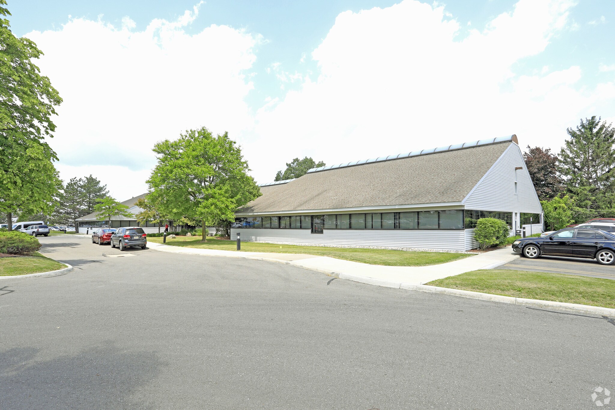 27600 Northwestern Hwy, Southfield, MI for lease Primary Photo- Image 1 of 9