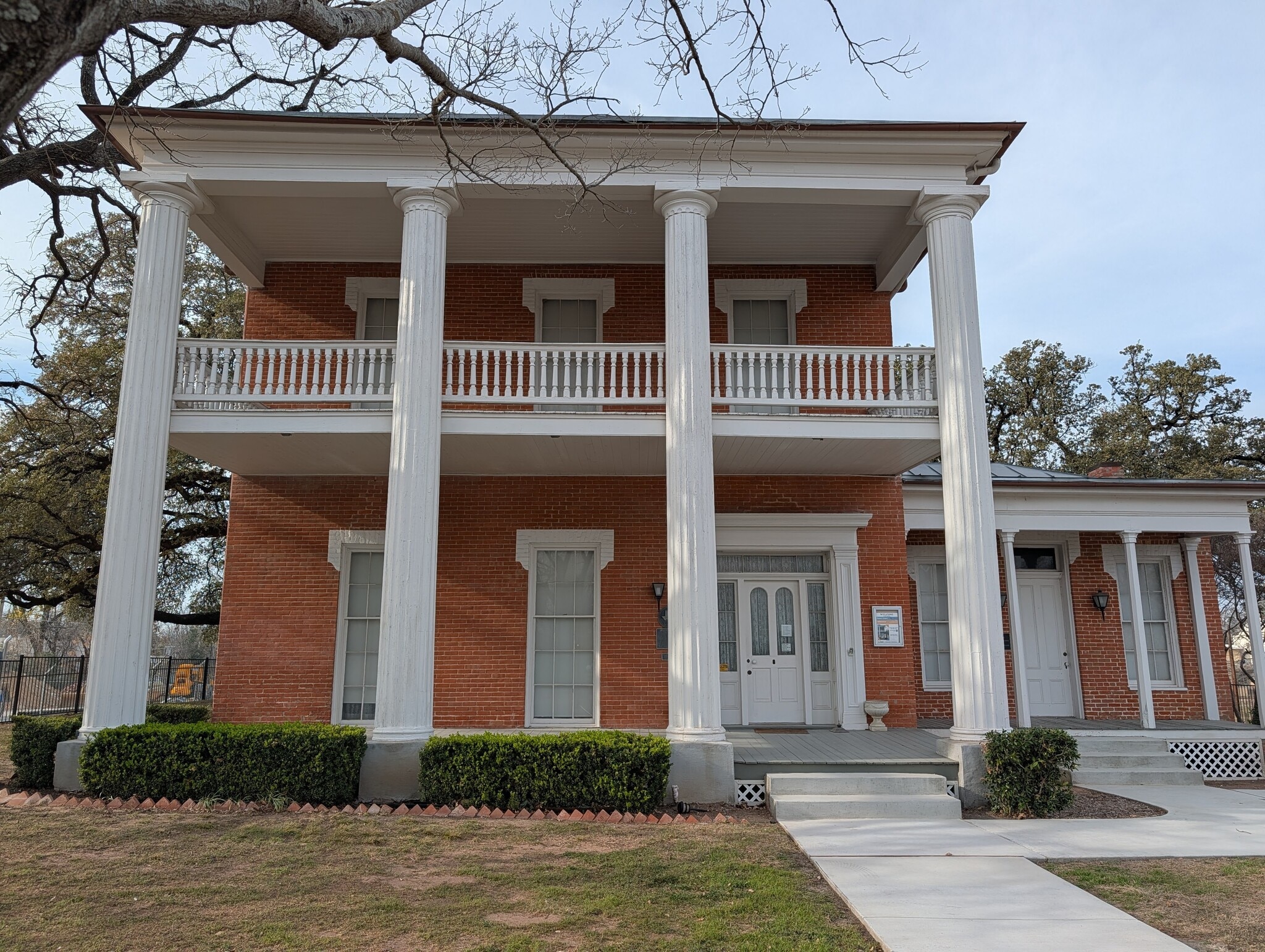 407 Columbus Ave, Waco, TX for lease Primary Photo- Image 1 of 9