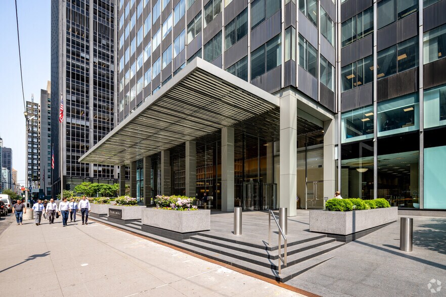 277 Park Ave, New York, NY à louer - Photo du bâtiment - Image 1 de 8
