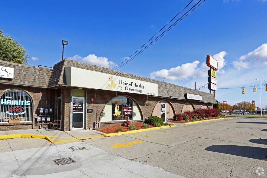 25213-25223 Gratiot Ave, Roseville, MI à vendre - Photo du bâtiment - Image 3 de 13