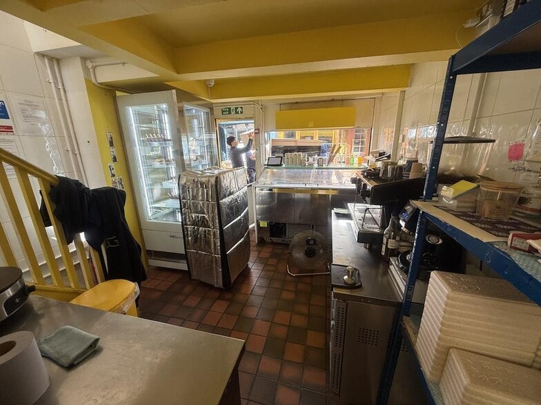 10 Duke St, Brighton for lease - Building Photo - Image 3 of 10